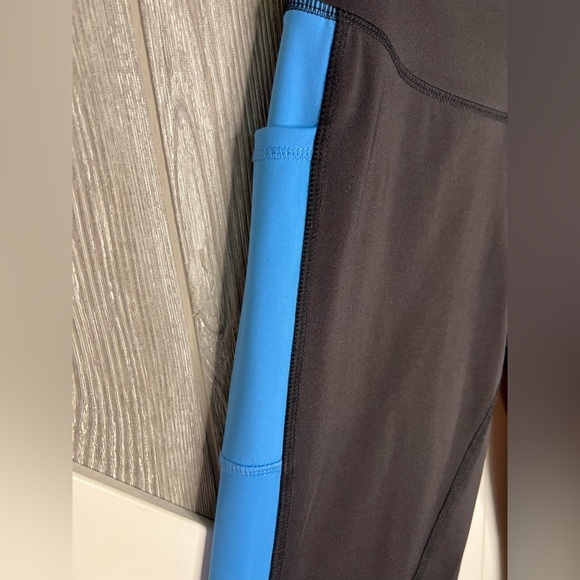 D23.10 Move Theology Black and Blue Athletic Leggings Medium - Picture 2 of 5